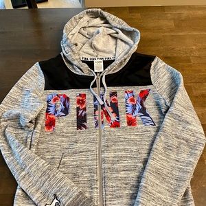 PINK Victoria’s Secret Female pullover